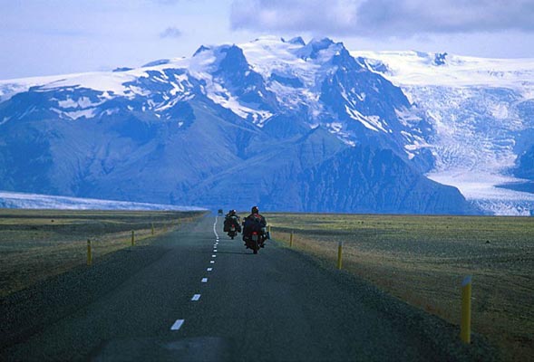 Motorbiking towards Vatnajökull, Island