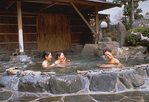 Heiße Quelle in Okutsu-Onsen, Japan