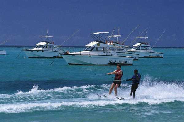 Wasserski vor Booten, Mauritius