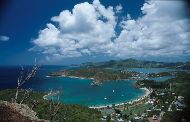 Blick von Shirley Heights auf English Harbour - View from Shirley Heights of English Harbour, Antigua & Barbuda