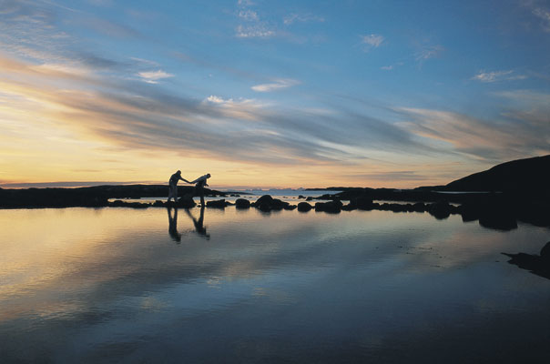 Kjerringøy Nordland happy couple in sunset on a beach nature activity, Norwegen