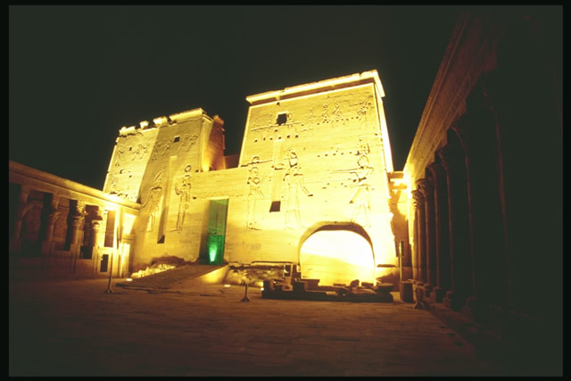 Tempel von Philae bei Nacht