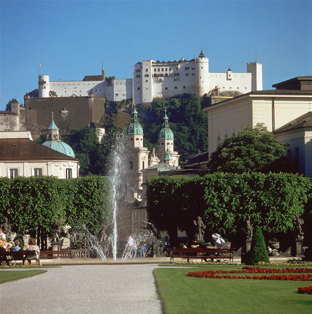 Salzburg - Blick von Mirabellgarten auf die Festung [Bartl], Österreich