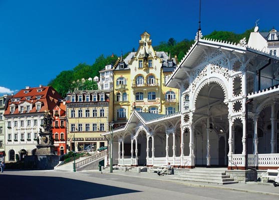 The spa town of Karlovy Vary \'the Trzni\' Colonnade, West Bohemia, Tschechien