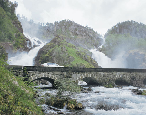 Hardanger on Rv 13 Låtefoss bridge Låtefossen waterfall nature scenery, Norwegen