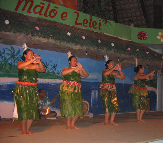 Traditioneller Tanz - traditional dancing, Tonga